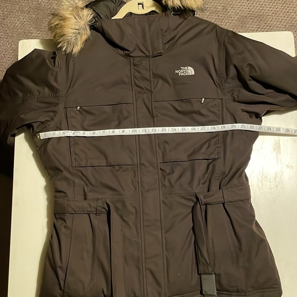 North Face winter coat - Picture 8 of 8